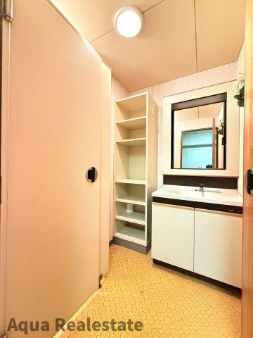 樺川荘マンションの独立洗面台|独立洗面台、朝の身支度には欠かせません
※洗濯機置き場はありません