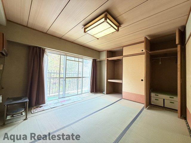 樺川荘マンションの寝室|落ち着いた色調の寝室です