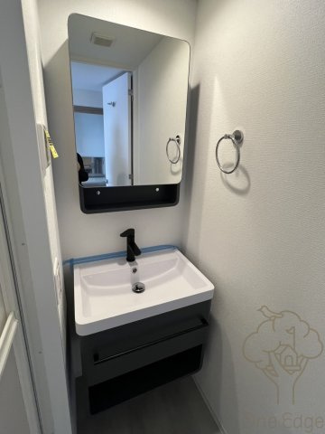 セレニテ十三ミラクの独立洗面台