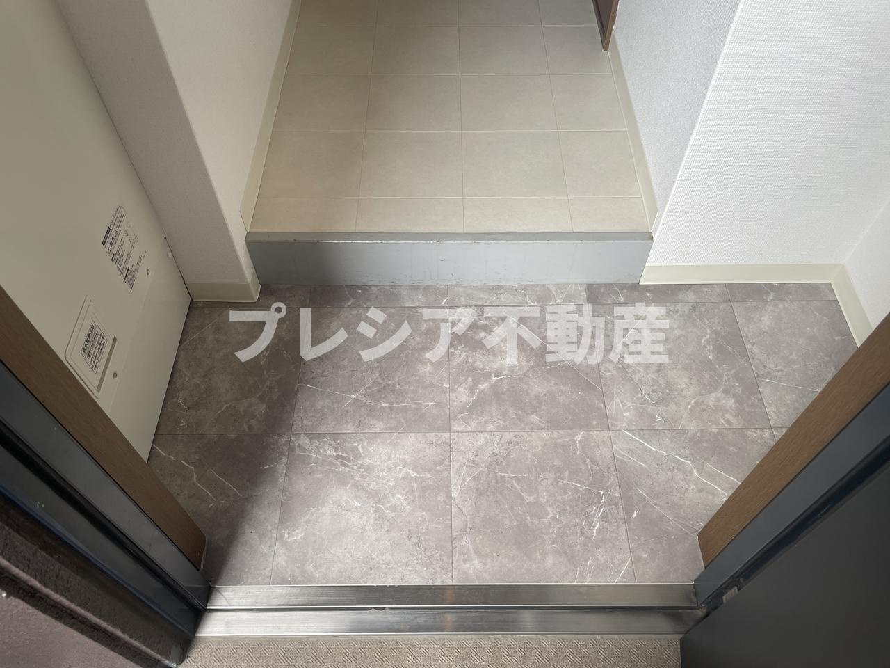 AUBE918の玄関
