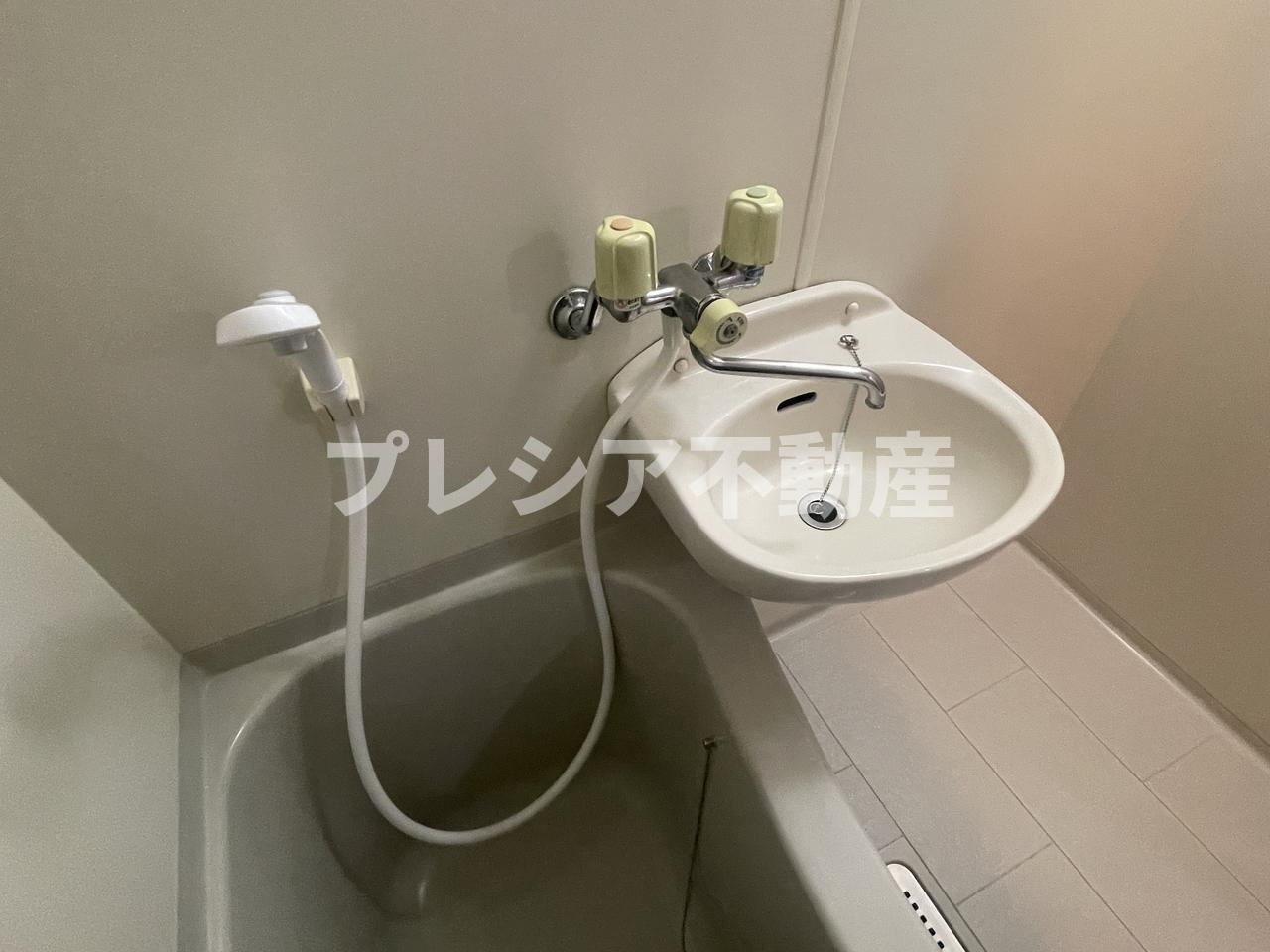 AUBE918の浴室