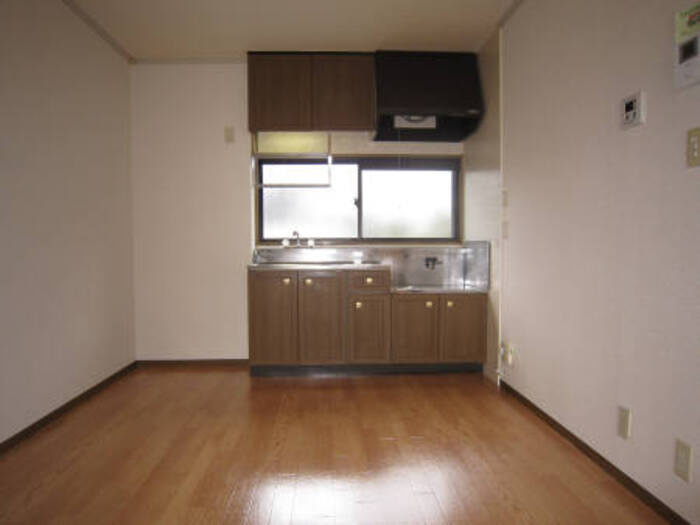 熊本市南区刈草２丁目のアパートの居間・リビング