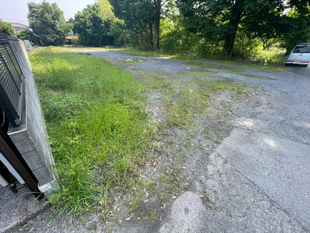 -三丁目不動産-上里町七本木　売土地の前面道路含む現地写真