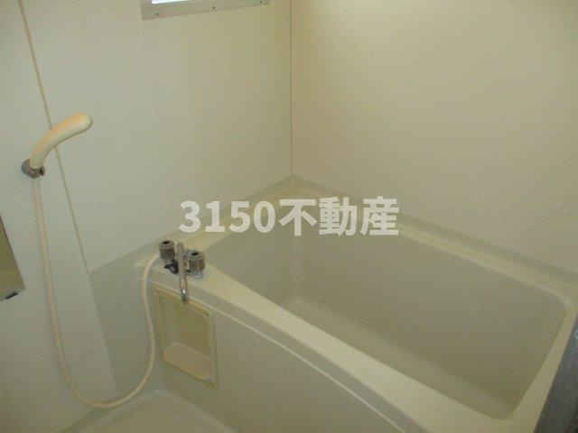 ロイヤル小塩Ⅱの浴室