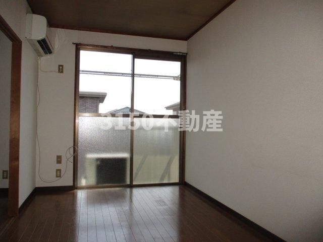 ロイヤル小塩Ⅱの居間・リビング