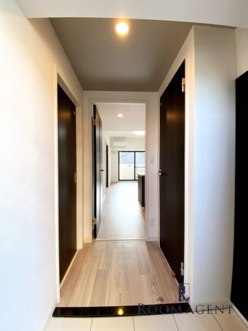 GRANDUKE代官町reversoの玄関