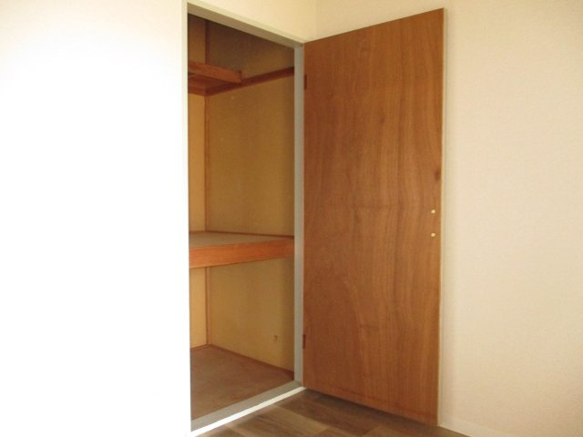 ロイヤル小塩IIIAの収納