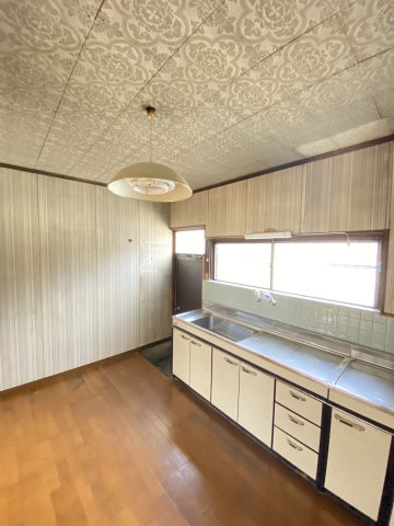 平屋戸建てで叶える、ゆとりの暮らし。ファミリーにおすすめの平屋戸建てのキッチン|きれいなキッチンです