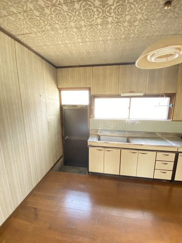 平屋戸建てで叶える、ゆとりの暮らし。ファミリーにおすすめの平屋戸建てのキッチン|キッチンでお料理をお楽しみください