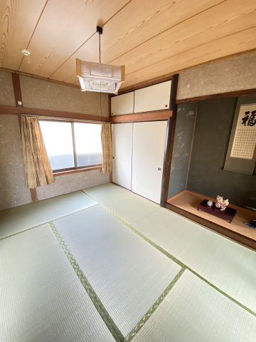 中山貸家の和室|柔らかい畳が心地よい和室