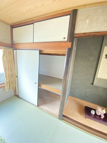 中山貸家の収納|便利な収納スペースです