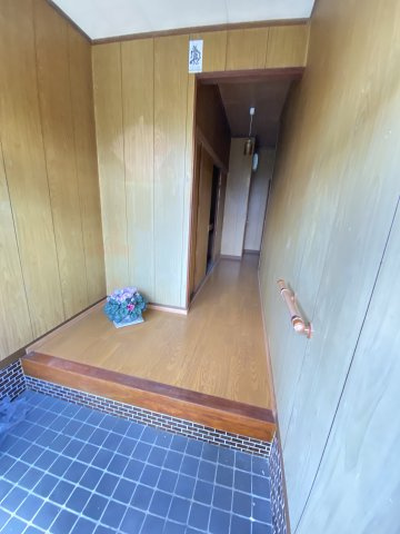 中山貸家の玄関|きれいな玄関です