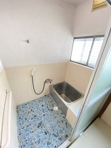 中山貸家の浴室|お風呂で日々の疲れを落としましょう