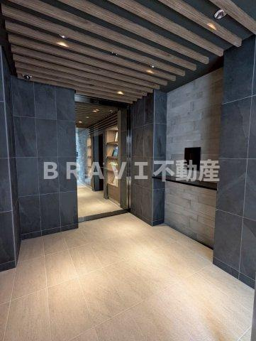 ザ・パークハビオドウシンプレイス BRAVI不動産のエントランス