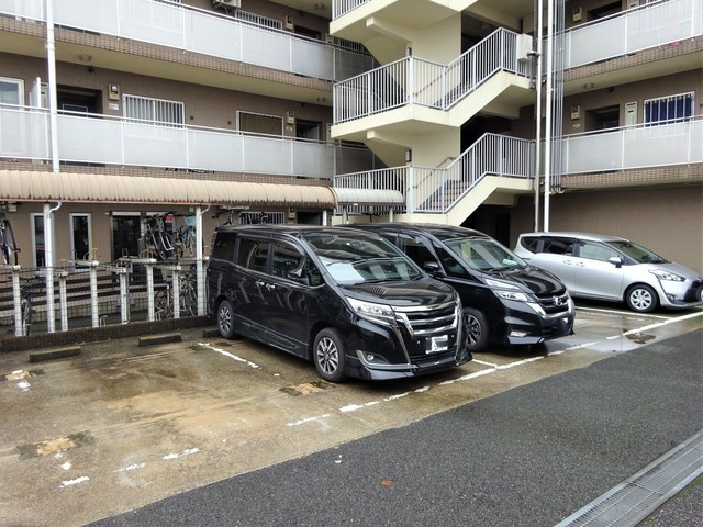 【駐車場】