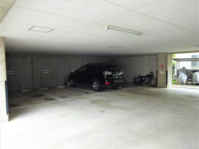 【駐車場】