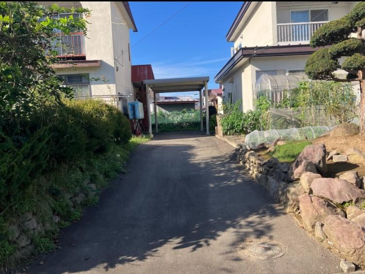 中古住宅　帯広市大空町6の駐車場