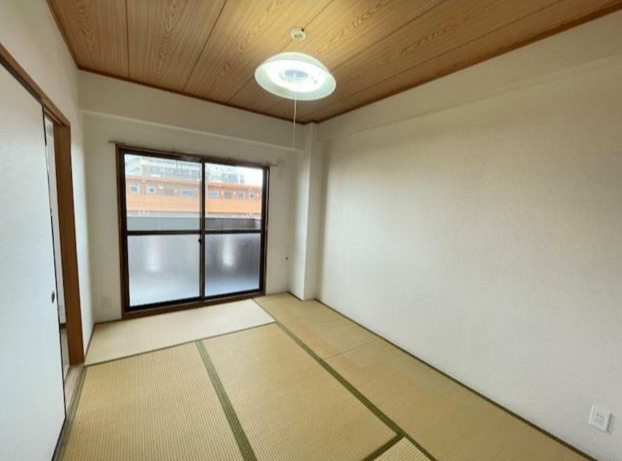 レジデンス栄の和室