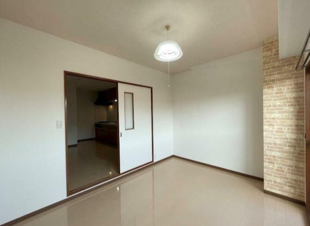 レジデンス栄の居間・リビング