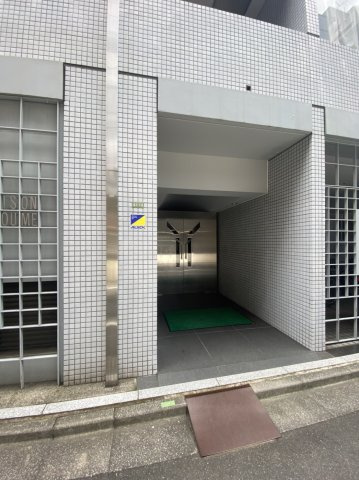 グランドメゾン本郷参丁目のエントランス