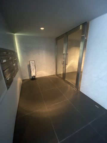 グランドメゾン本郷参丁目のエントランス