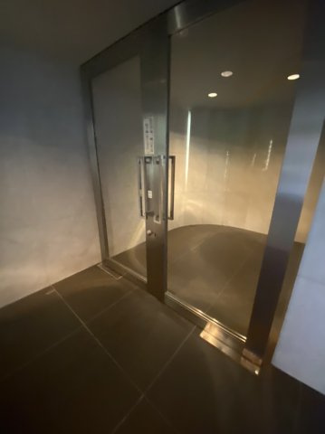 グランドメゾン本郷参丁目のエントランス
