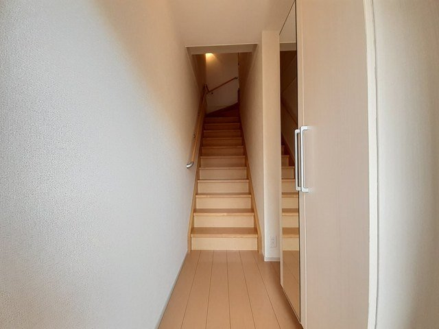 ラヴィベールⅠの玄関|明るい玄関です