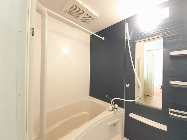 ラヴィベールⅠの浴室|お風呂です