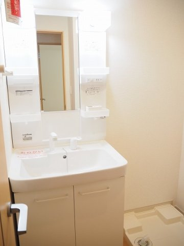 プルミエール手屋の洗面所|ゆったりとスペースのある洗面所