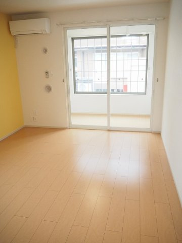 プルミエール手屋の居間・リビング|ゆったり過ごせるリビングです