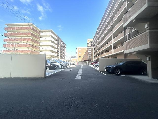 セザール枚方公園の駐車場|■物件内覧・資金計画相談・住宅ローン相談、リフォーム相談、お問合せ受付中■
※当日・翌日のご内覧、ご相談はお電話でのお問合せがスムーズです！