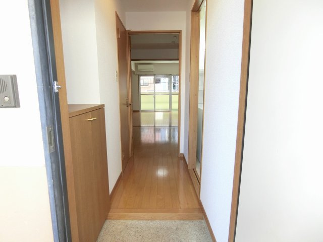 クオリティ平田の玄関|ゆったりとした玄関です