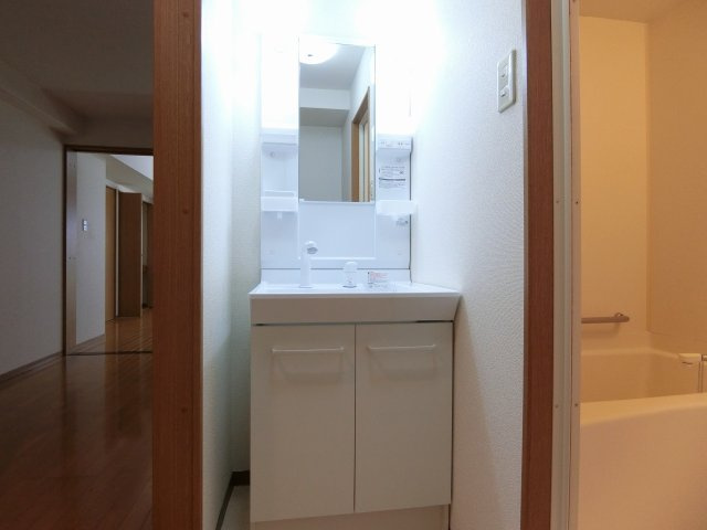 クオリティ平田の独立洗面台|使いやすい独立洗面台です