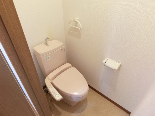 クオリティ平田のトイレ|落ち着いたトイレです