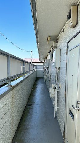 ハイム尾嵜小金井A棟のエントランス