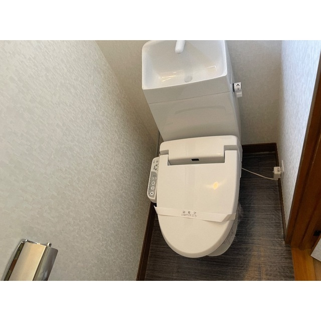リブレス外川戸建のトイレ
