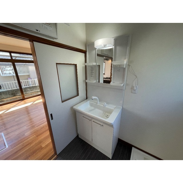 リブレス外川戸建の洗面所