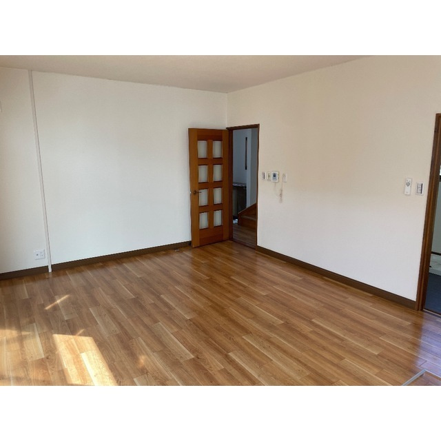 リブレス外川戸建の居間・リビング