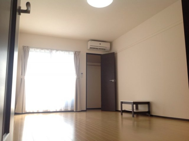 クレイノロイヤル三木の居間・リビング