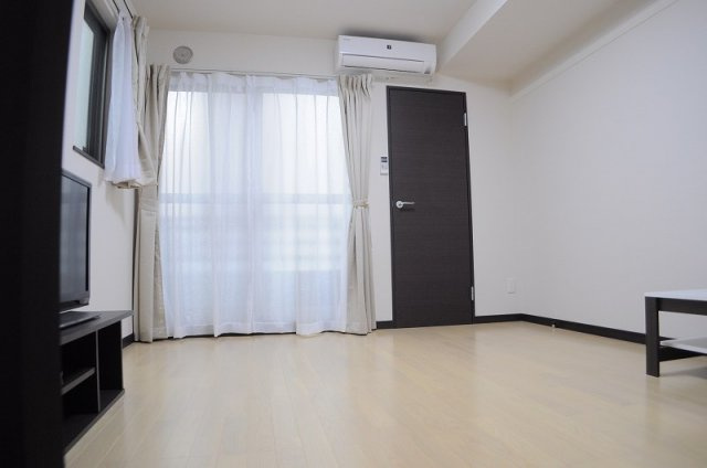 三木市自由が丘本町２丁目のアパートの居間・リビング