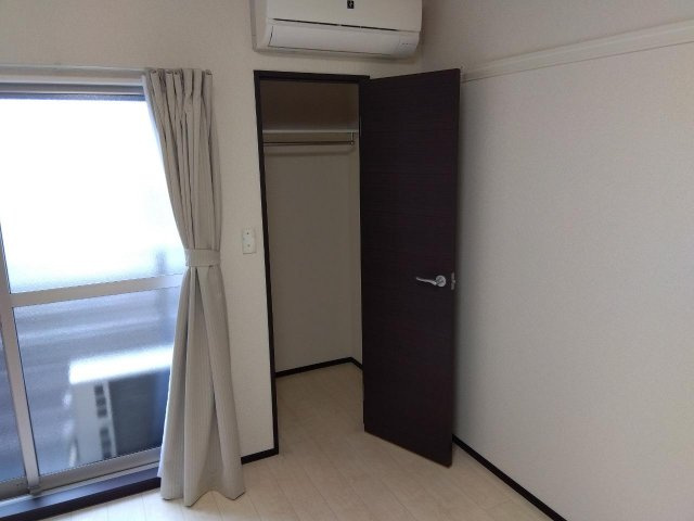三木市大村のアパートの内装