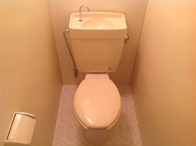 神戸市西区水谷２丁目のアパートのトイレ