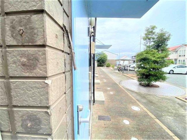 神戸市西区水谷２丁目のアパートの玄関