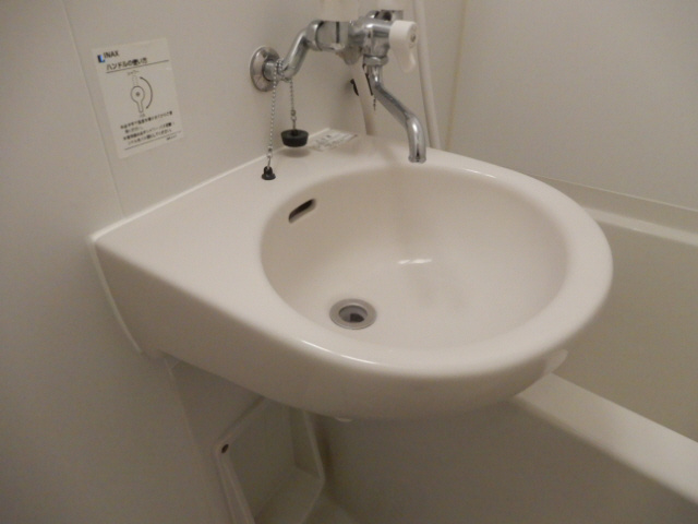 明石市魚住町金ケ崎のアパートの洗面所