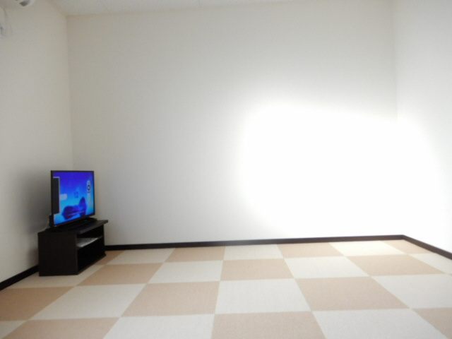 明石市魚住町金ケ崎のアパートの居間・リビング