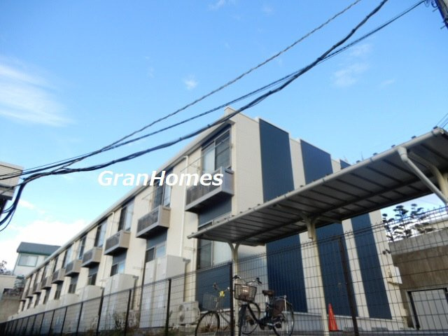 明石市魚住町金ケ崎のアパートの外観