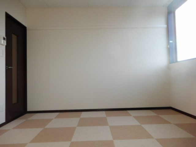 明石市魚住町金ケ崎のアパートの子供部屋