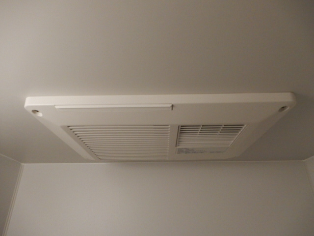 明石市魚住町金ケ崎のアパートの浴室