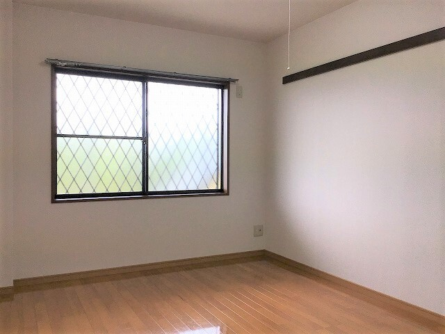ハイツロザージュ
