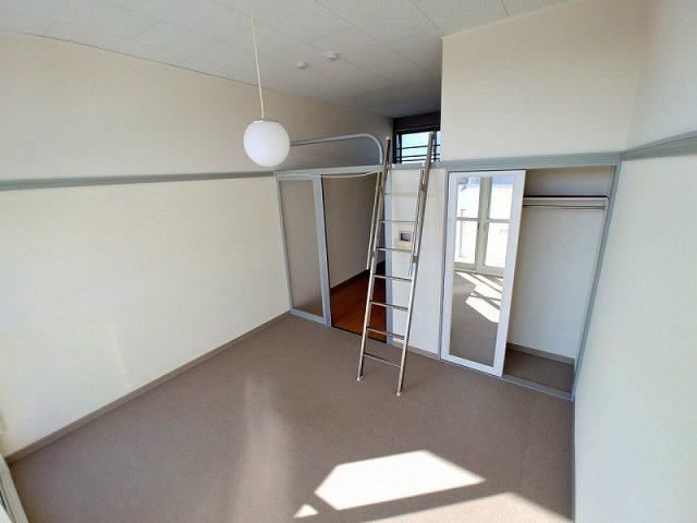 レオパレス明西の寝室